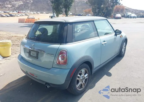 2013 Mini Hardtop Cooper z USA, uszkodzony, nr VIN WMWSU3C53DT691290